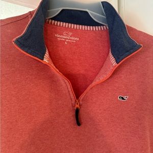 Mens size L 1/4 zip Vineyard Vines pull over is great condition!